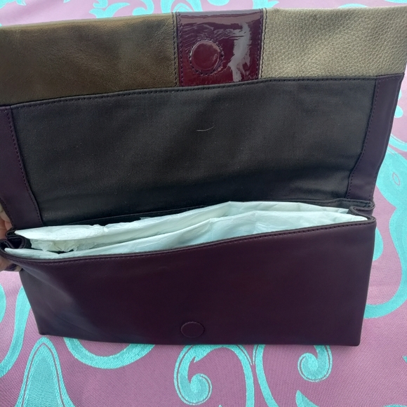 Anne Klein Clutch - Picture 3 of 5